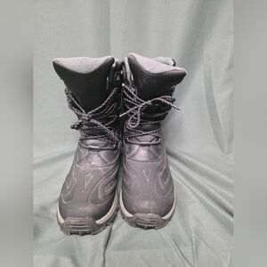 Black Winter Boots with Laces